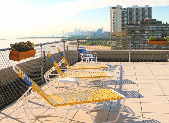 Building Photo - 6301 N Sheridan Rd