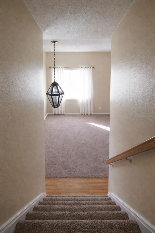 Building Photo - 220 Sandstone St