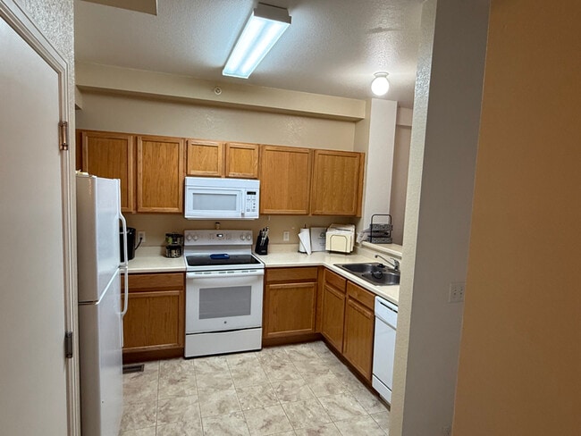 Building Photo - 9758 Laredo St.