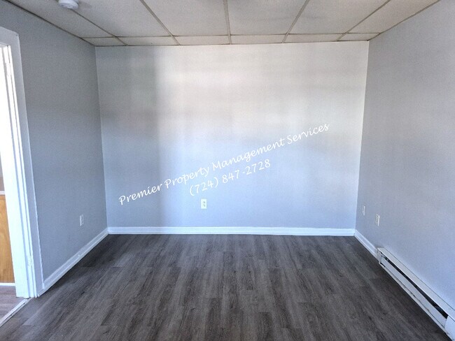 Building Photo - 542 Midland Ave