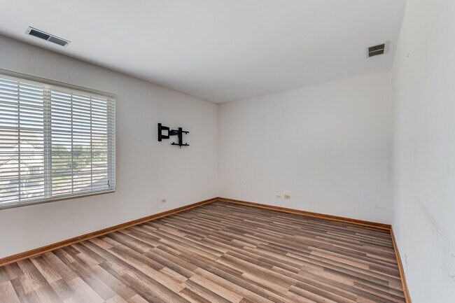 Building Photo - 2626 Carrolwood Rd