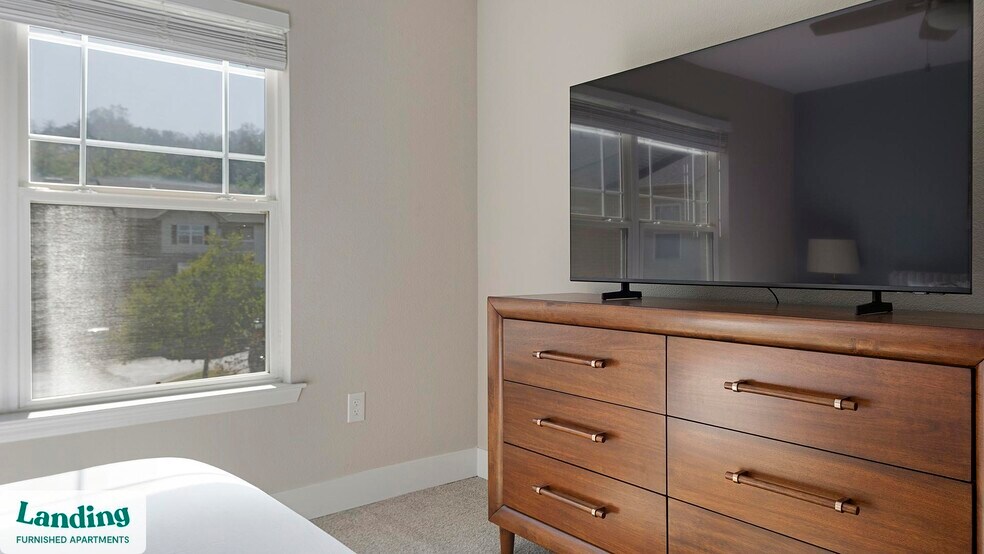 Building Photo - 400 Legends Terrace Dr