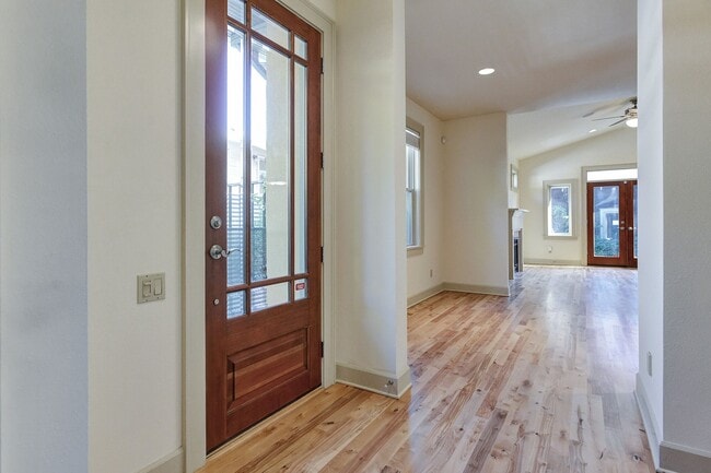 Building Photo - 577 5th St