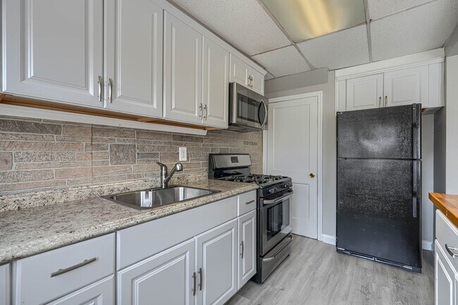 Building Photo - 2230 Coralthorn Rd