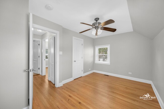 Building Photo - Perfect Single Family Home in Evergreen Park