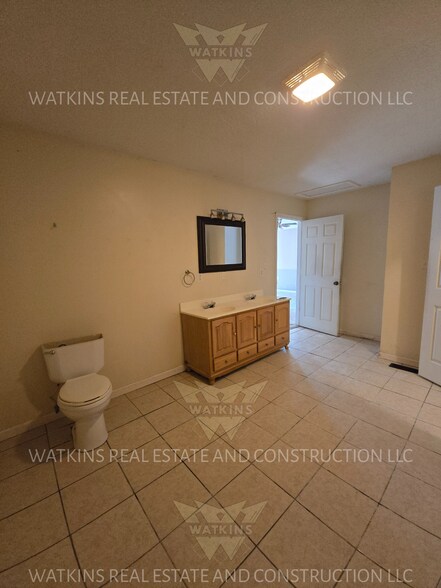 Bathroom - 308 E Jackson St