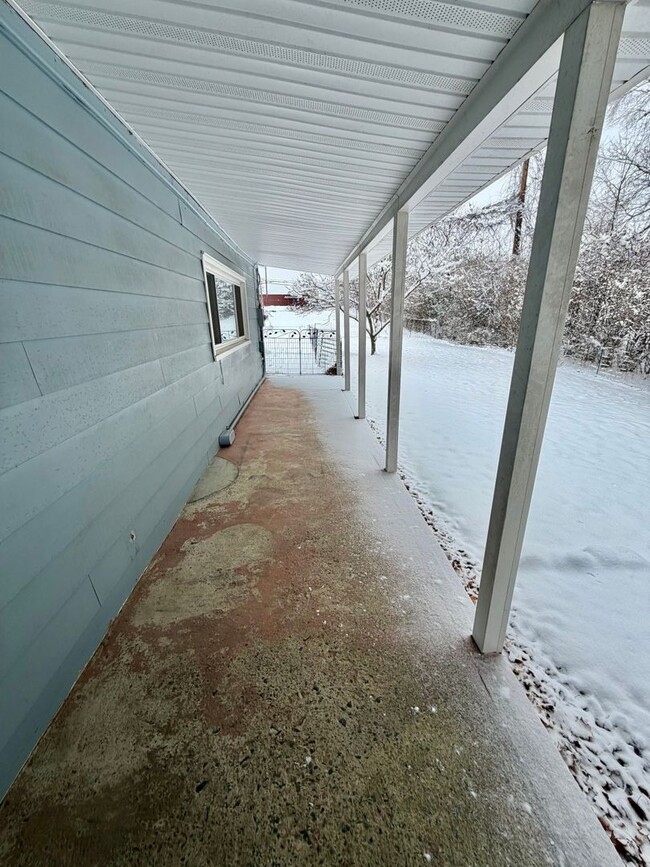 Building Photo - Gorgeous Newly Renovated 4 BR, 2 BA on .71 acres