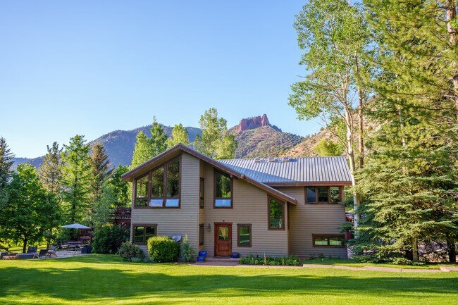 Building Photo - 2755 Lower River Rd