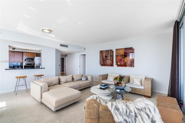 Building Photo - 1331 Brickell Bay Dr
