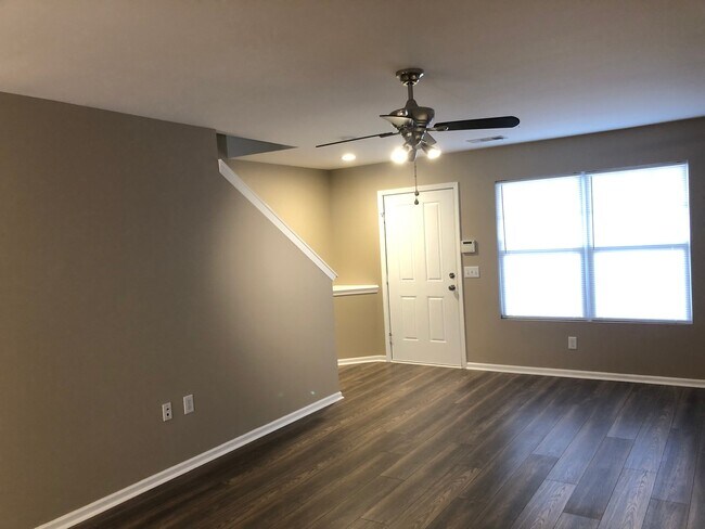 Building Photo - 121 Shadow Creek Cove