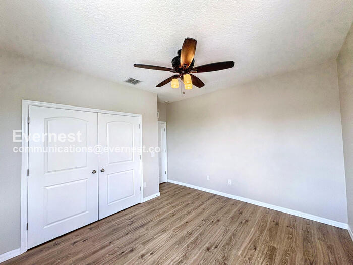 Building Photo - 2318 Sebago Dr