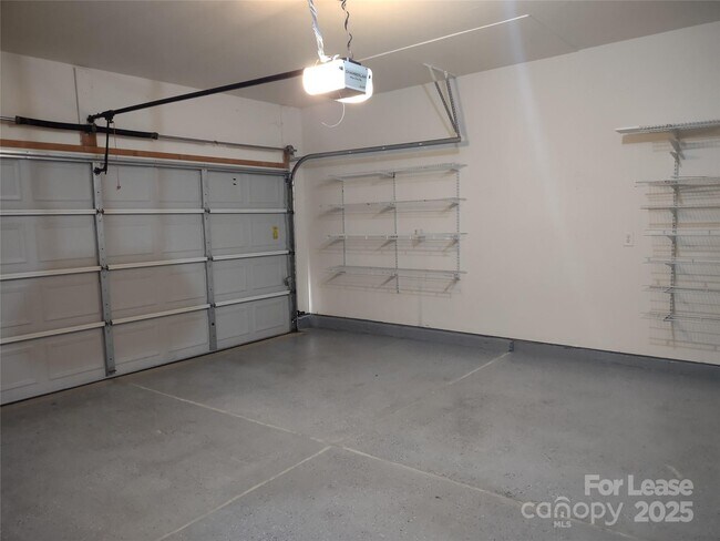 Building Photo - 2026 Durand Rd