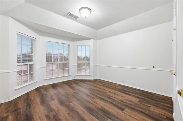 Building Photo - 2216 Oak Park Dr