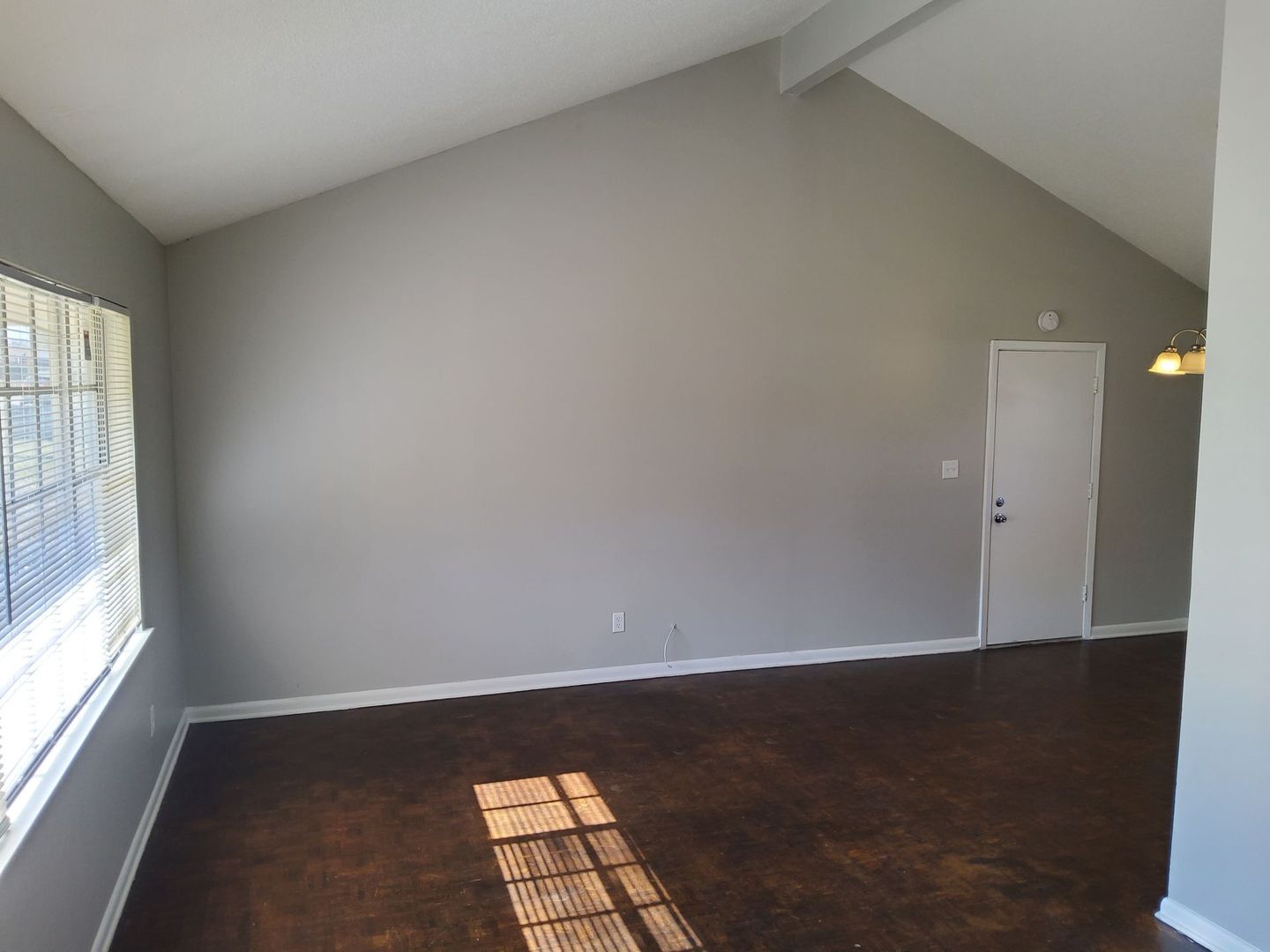 Building Photo - 4558 Almo Ave