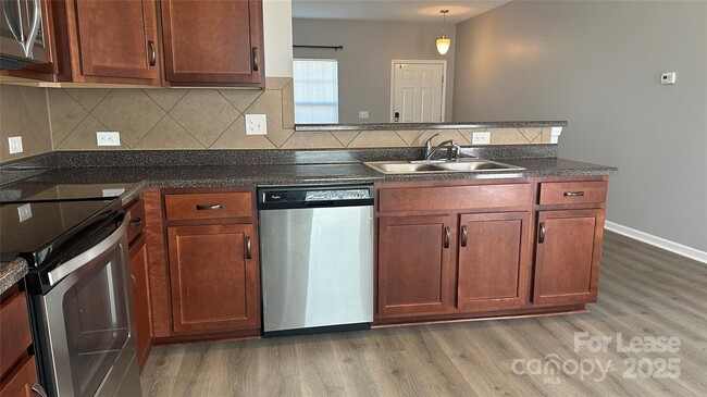 Building Photo - 727 Mountain Quail Dr