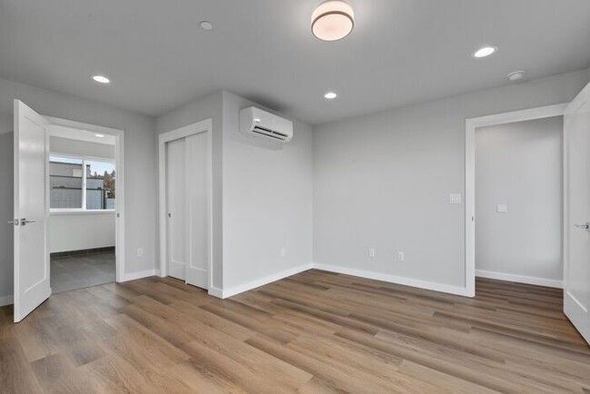 Building Photo - Stunning Brand-New Ballard Townhome with A...