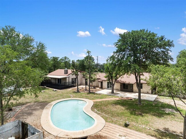 Building Photo - 2020 Hilliard Rd