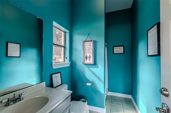 Building Photo - 15569 Crown Oaks Dr