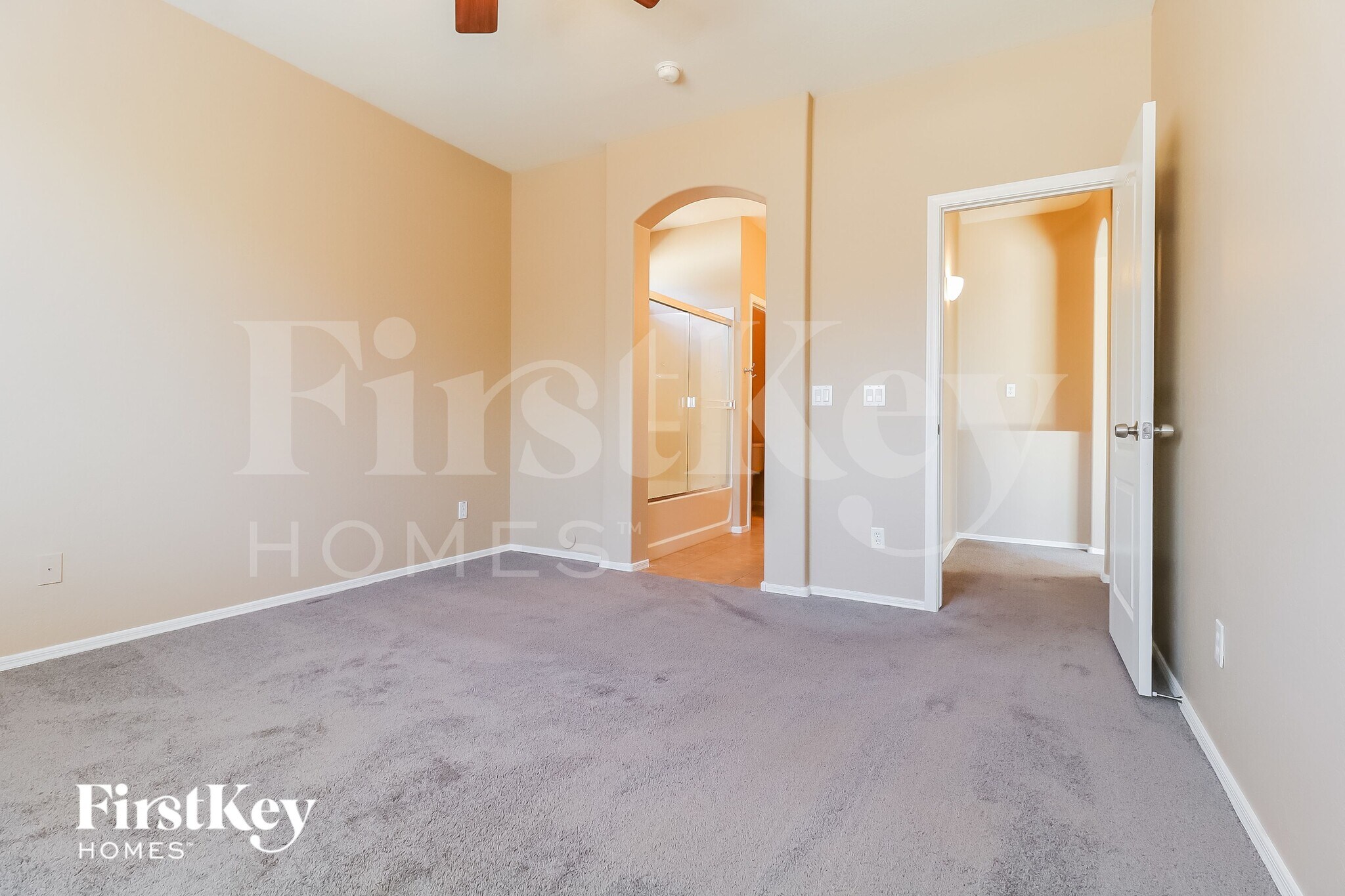 Building Photo - 7708 S 68th Dr
