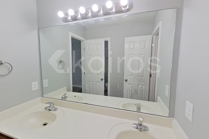 Building Photo - 168 Deer Pkwy