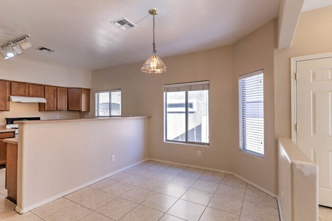 Building Photo - Located in beautiful Rancho Sahuarita!!!!!!!!!!!!