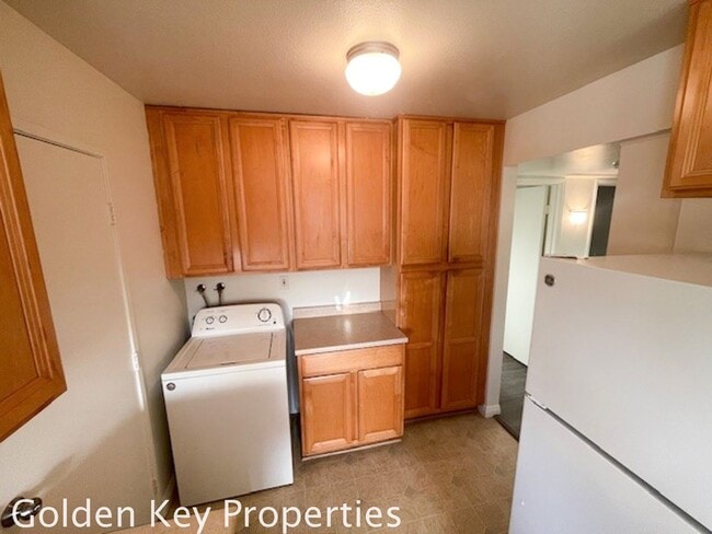 Building Photo - Nicely update Costa Serena Home!