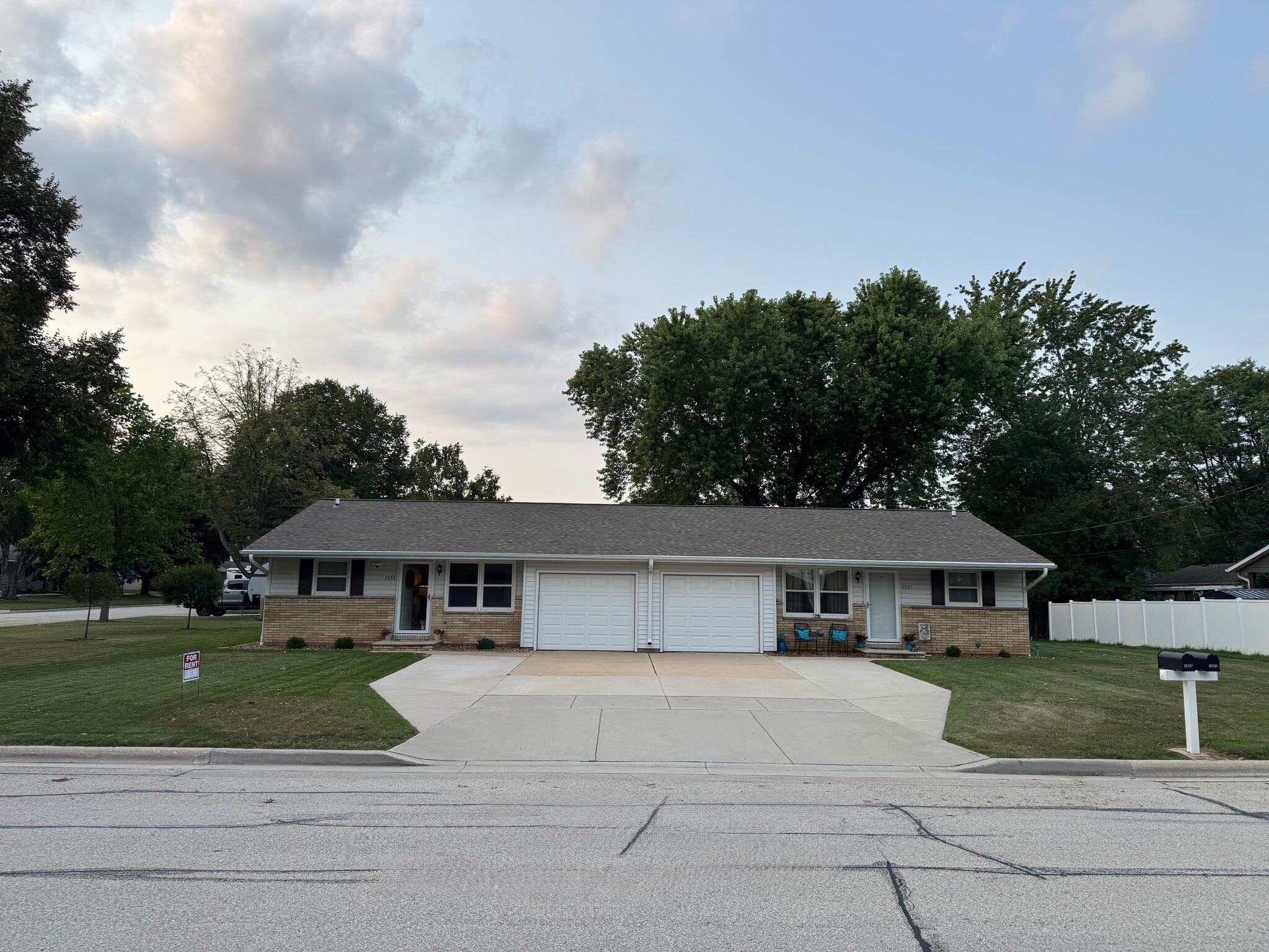 Building Photo - 2955 Jauquet Dr