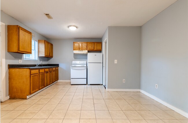 Building Photo - 1826 Leland St