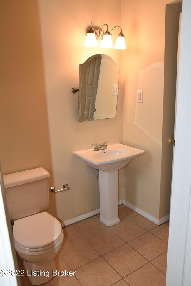 Building Photo - 11408 Center Hill Ct
