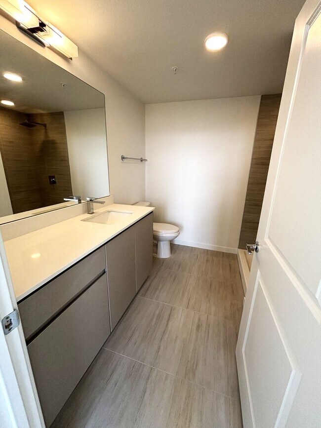 Building Photo - Beautiful and Brand New Apartement in MILLENIA PARK