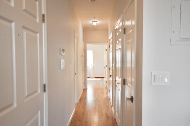 Building Photo - 244 Bowne St