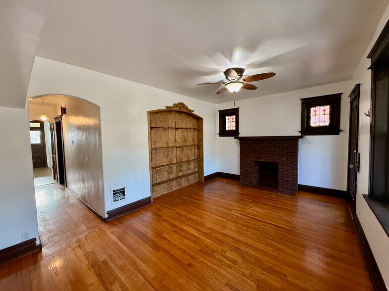 Living Room - 4950 Loughborough Ave