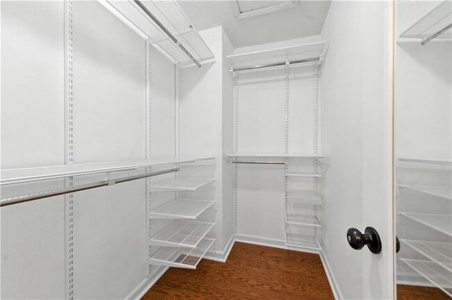 Building Photo - 1091 Colony Dr