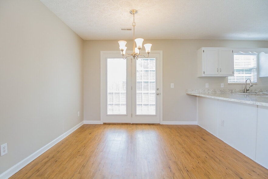 Building Photo - 207 Fairfield Dr