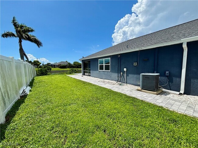 Building Photo - 1324 SE 6th Ave