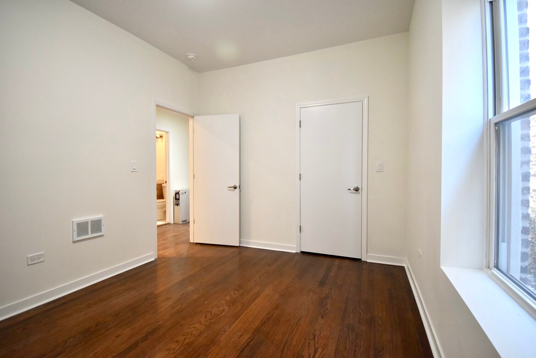 2nd Bed - 5638 N Winthrop Ave