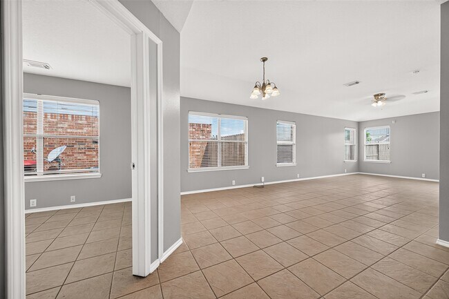 Building Photo - 14922 Sugar Sweet Dr