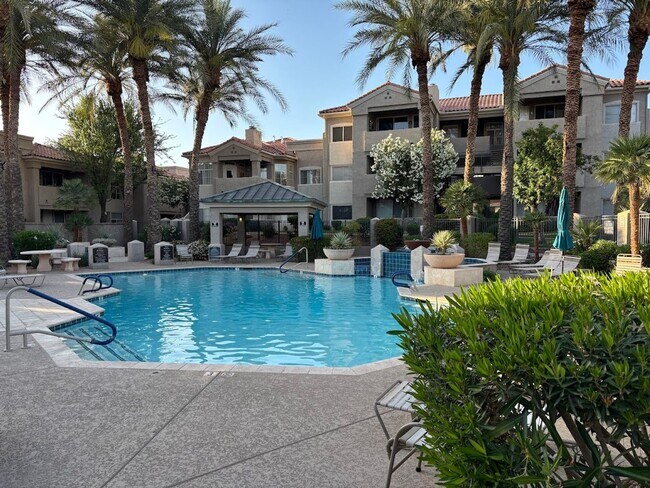 Building Photo - Ground level, Furnished 1bd Condo