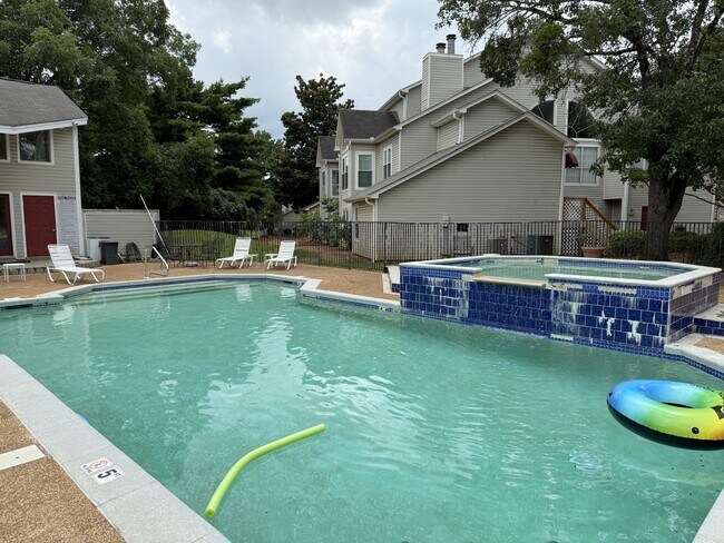Building Photo - 1002 Stones Throw Dr NW