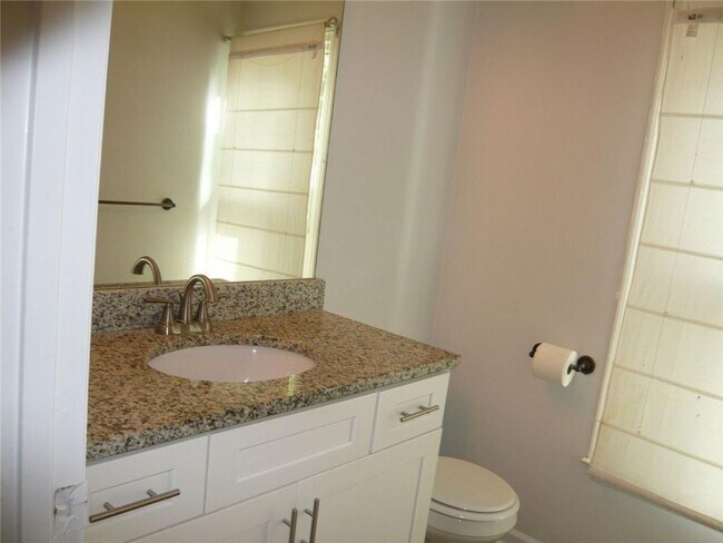 Building Photo - 10970 Egmont Dr