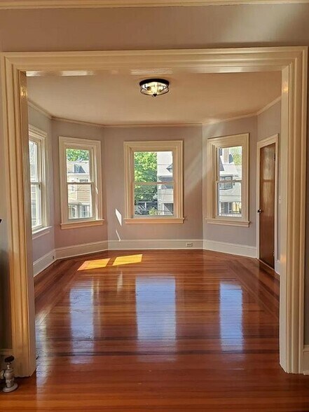 Building Photo - 118 Wentworth Ave