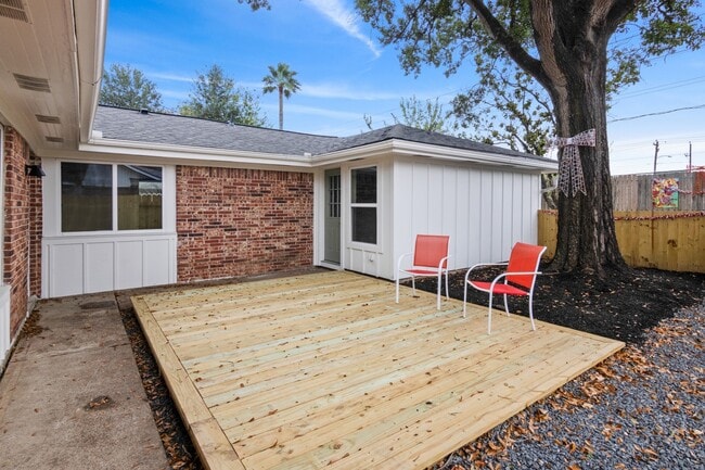 Building Photo - 6115 Lymbar Dr