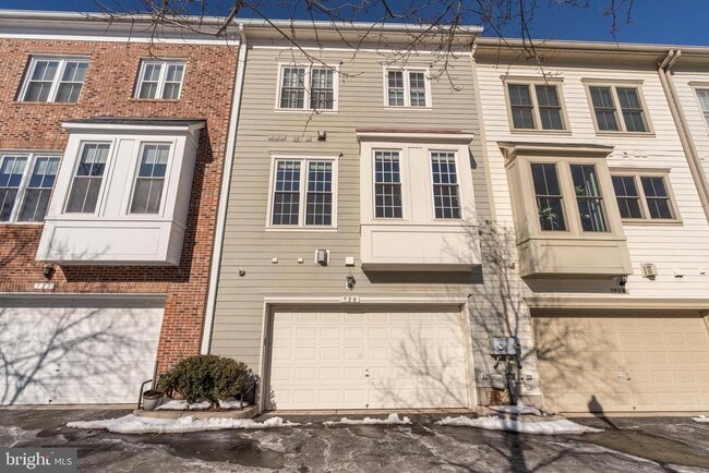 Building Photo - 720 Carpenter Rd