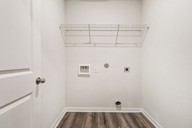 Building Photo - 720 Trinity Trl