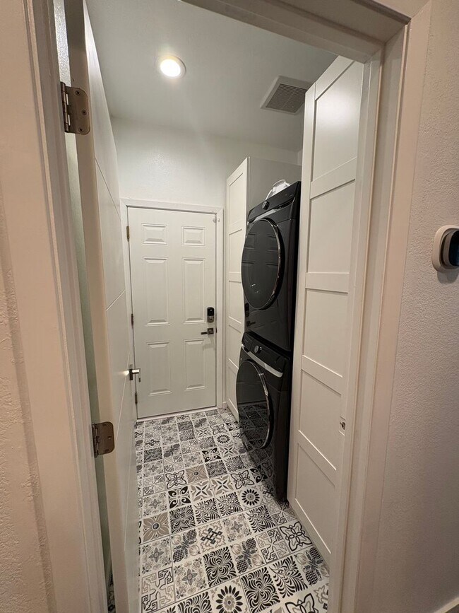 Building Photo - 4853 Wexler Peak Way