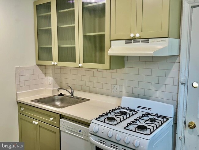 Building Photo - 2148 Green St