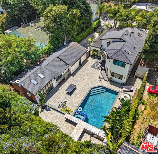 Building Photo - 1750 N Beverly Glen Blvd