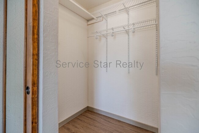 Building Photo - 2609 E Aster Dr