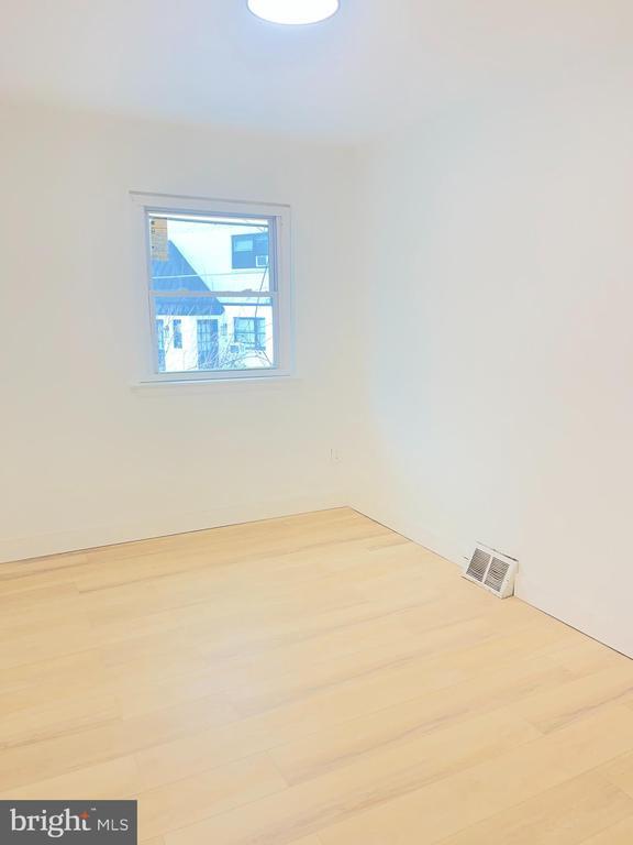 Building Photo - 2637 Tremont St