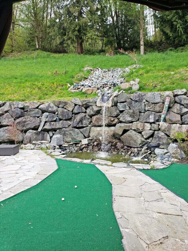 Building Photo - 4812 Beaver Pond Dr S